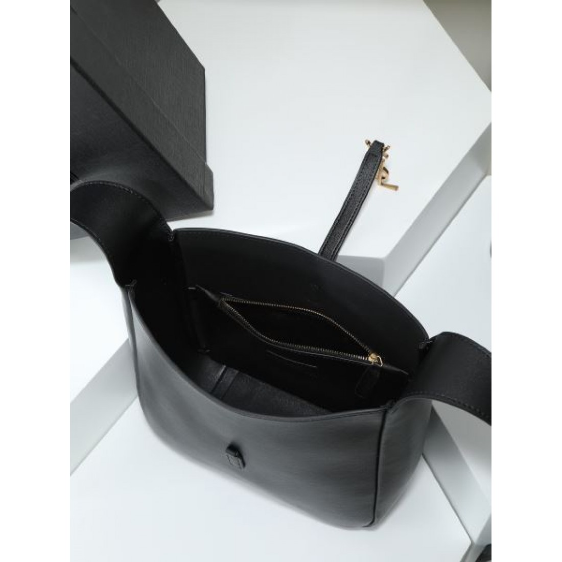 都会的 シンプル イヴ サンローラン YSL コピー トートバッグ 実用重視 仕立て良好