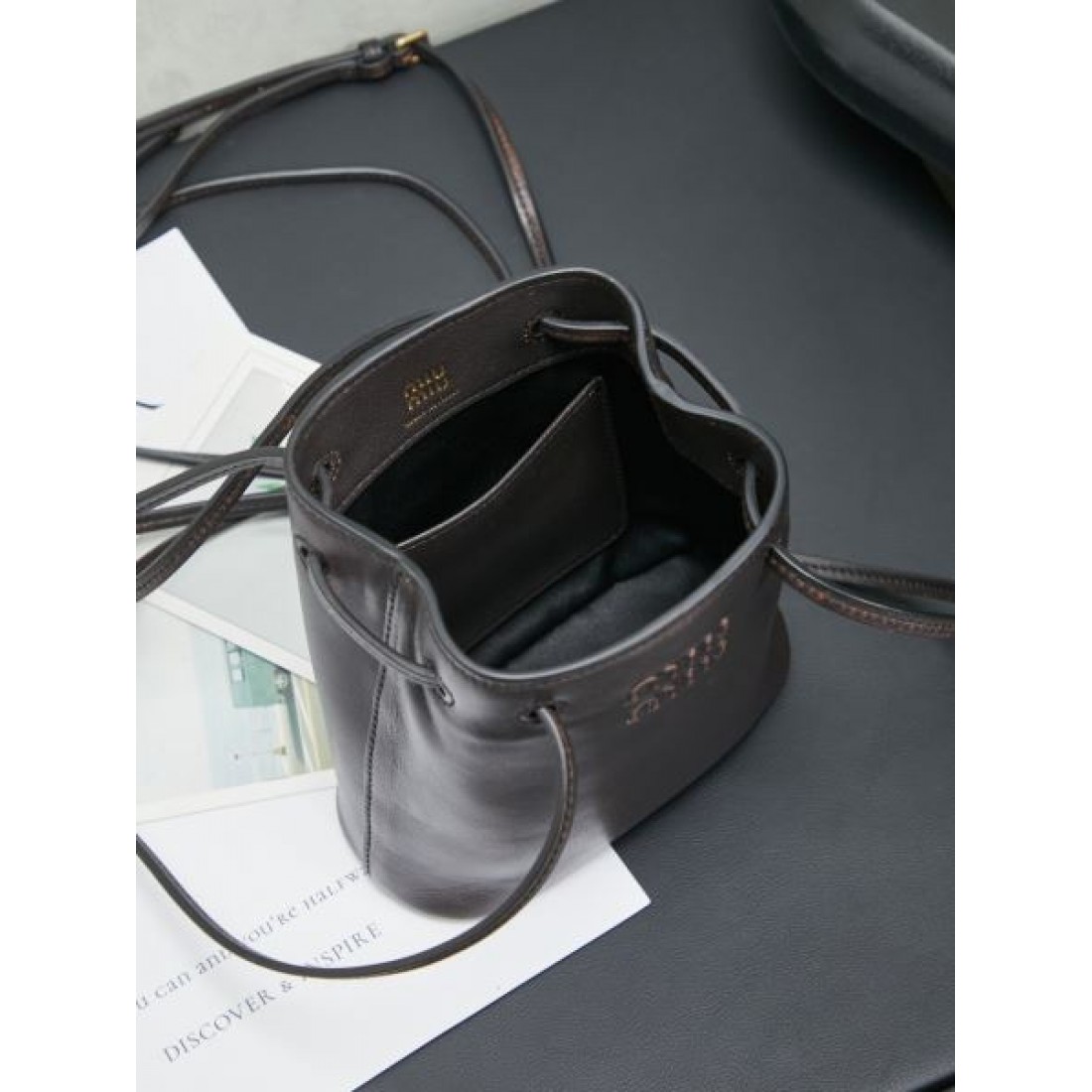 柔らか印象 フェミニン ミュウミュウ MIU MIU コピー バックパック 軽量設計 使い勝手良好