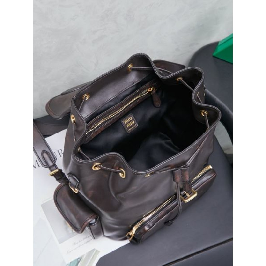 ミニマル系 実用派 ミュウミュウ MIU MIU コピー バックパック 安定感あり 持ち運び楽