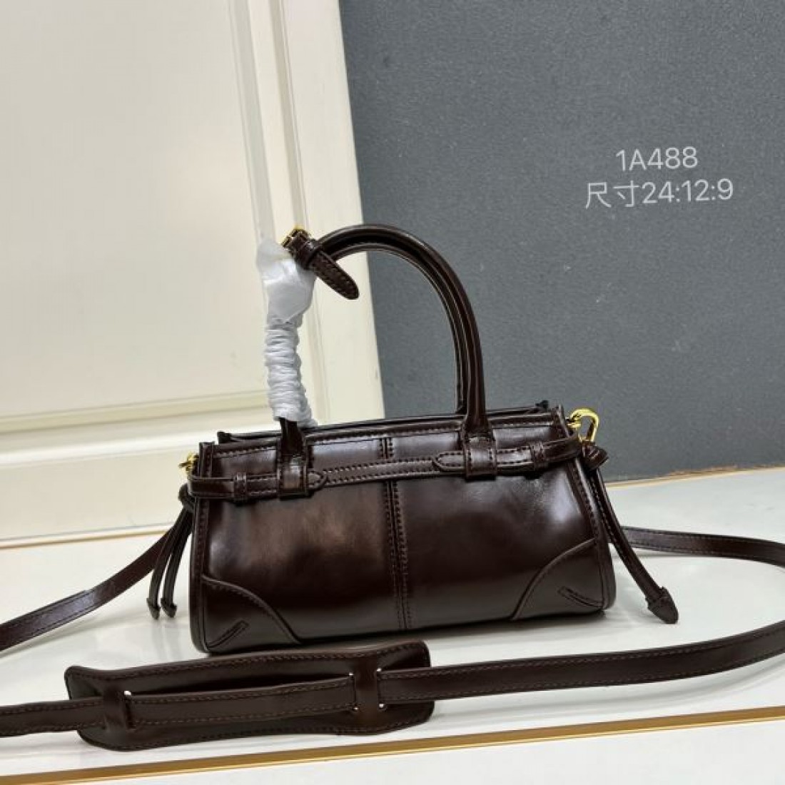 洗練 シンプル プラダ PRADA スーパーコピー トートバッグ 軽量設計 実用的