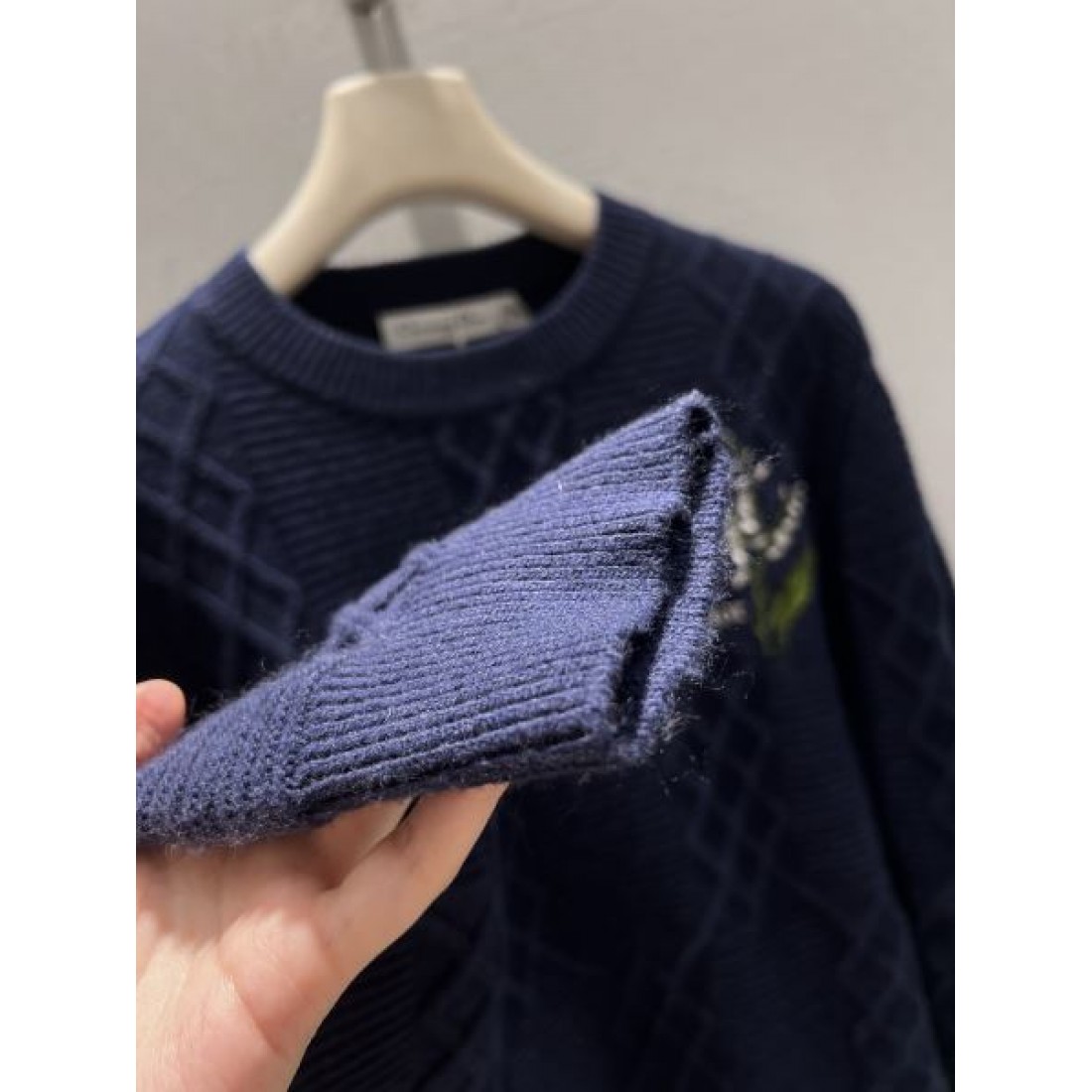 上品 きれいめ DIOR ディオール コピー ニット 着心地良い 大人っぽい