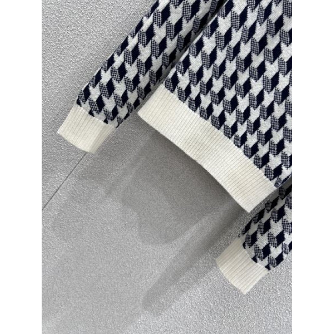 上品 洗練 DIOR ディオール コピー ニット 柔らか 暖かい