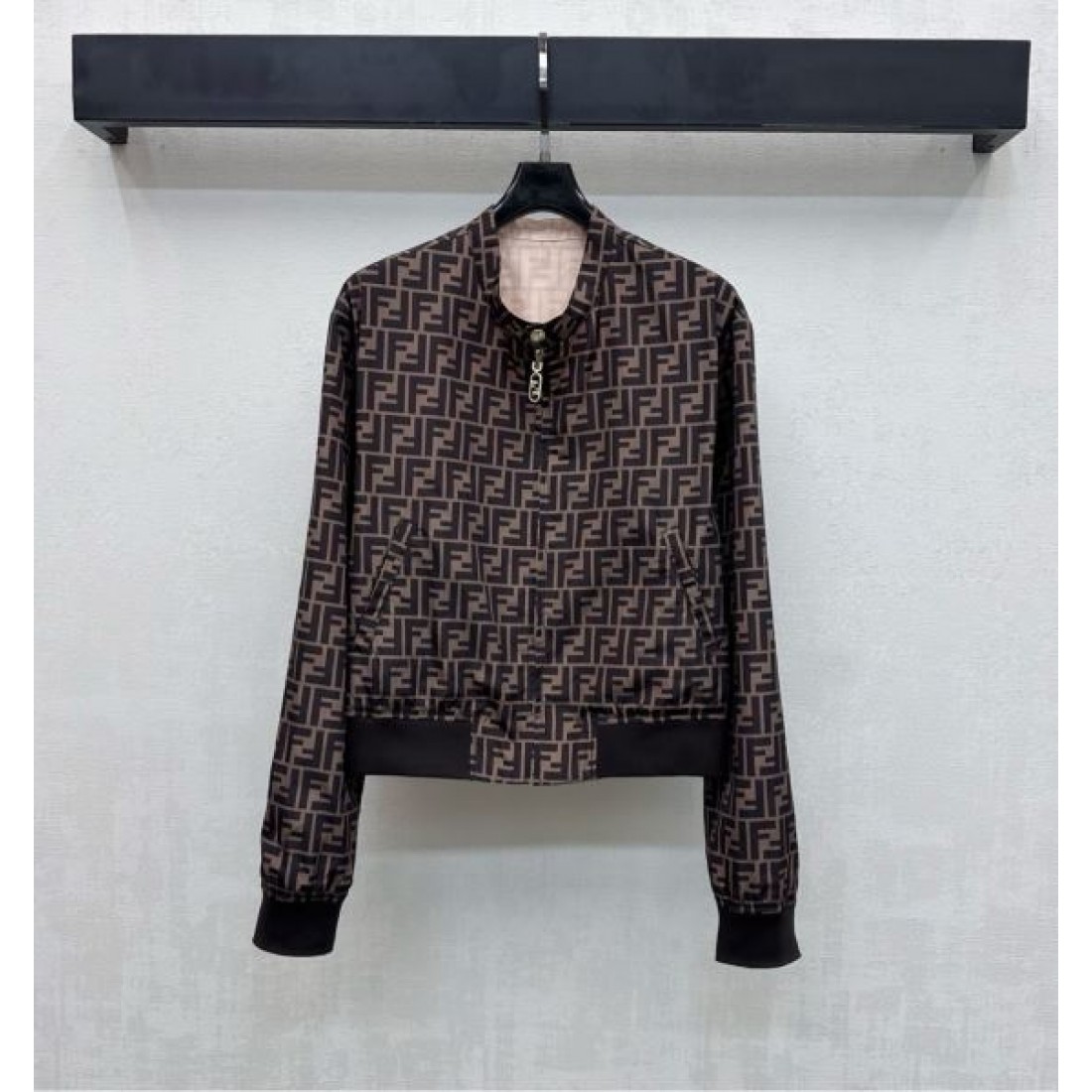 高級感 上質 FENDI フェンディ コピー ジャケット 洗練 大人っぽい