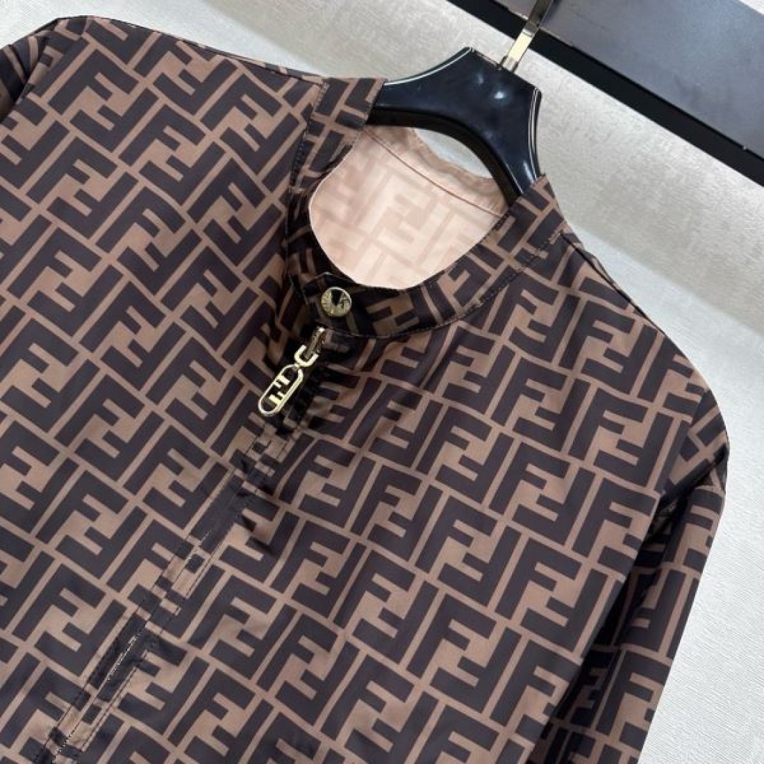 高級感 上質 FENDI フェンディ コピー ジャケット 洗練 大人っぽい