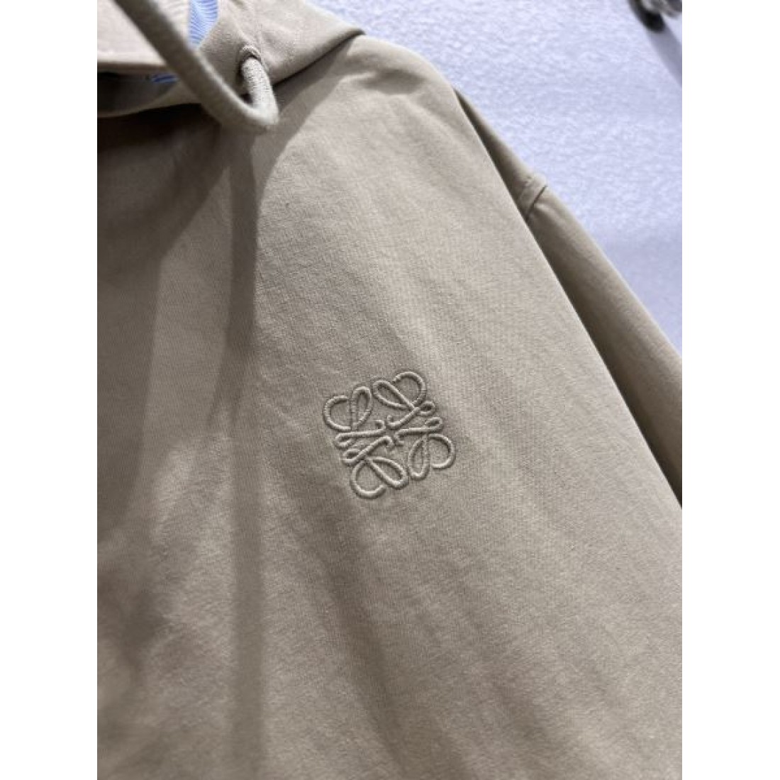 上品 シンプル LOEWE ロエベ コピー ジャケット 軽量 スタイリッシュ