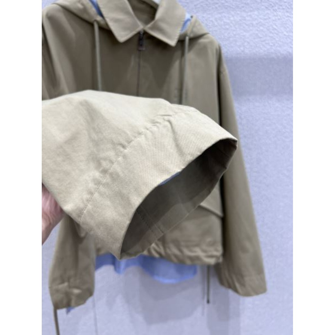 上品 シンプル LOEWE ロエベ コピー ジャケット 軽量 スタイリッシュ