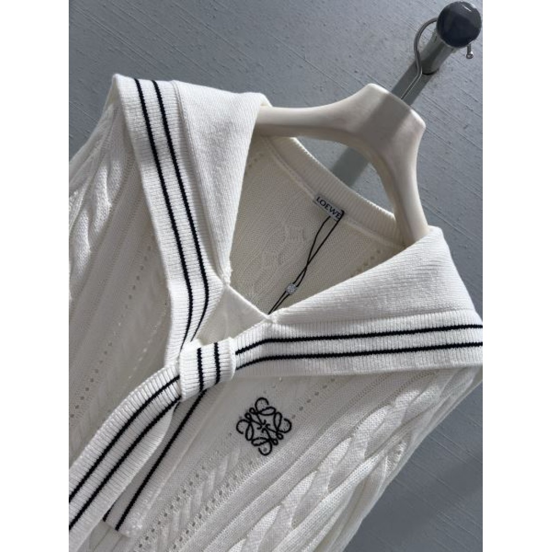 柔らか 上質 LOEWE ロエベ コピー ニットカーディガン 軽やか 着心地良い