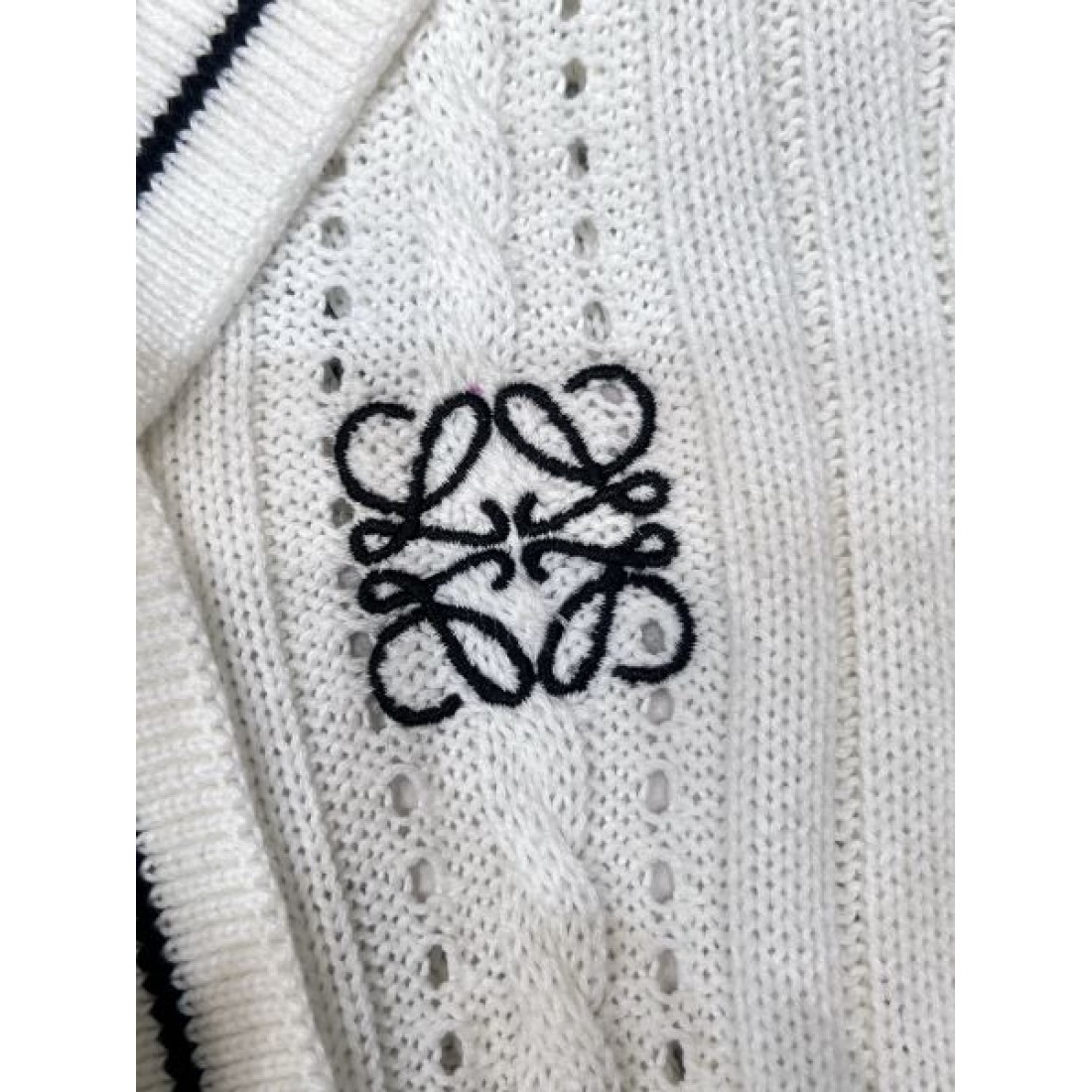 柔らか 上質 LOEWE ロエベ コピー ニットカーディガン 軽やか 着心地良い