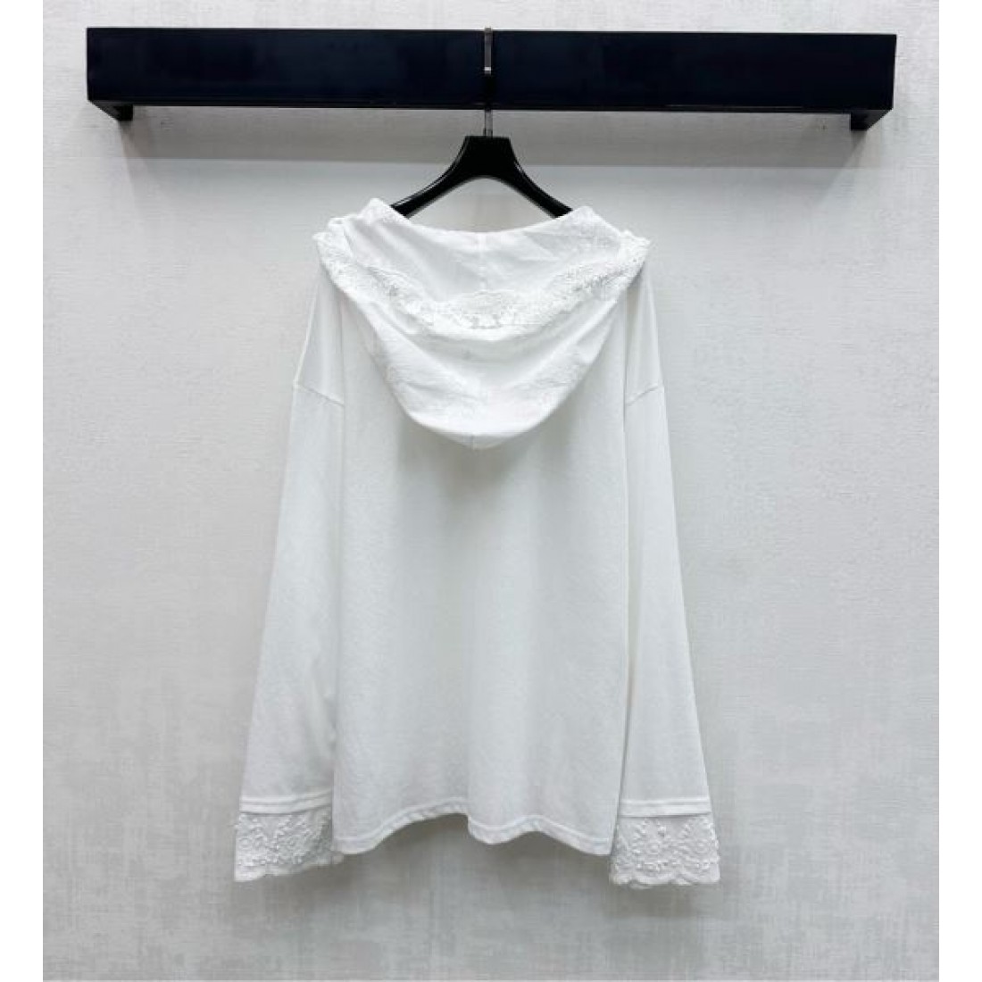 カジュアル 可愛い MIU MIU ミュウミュウ スーパーコピー スウェット 人気