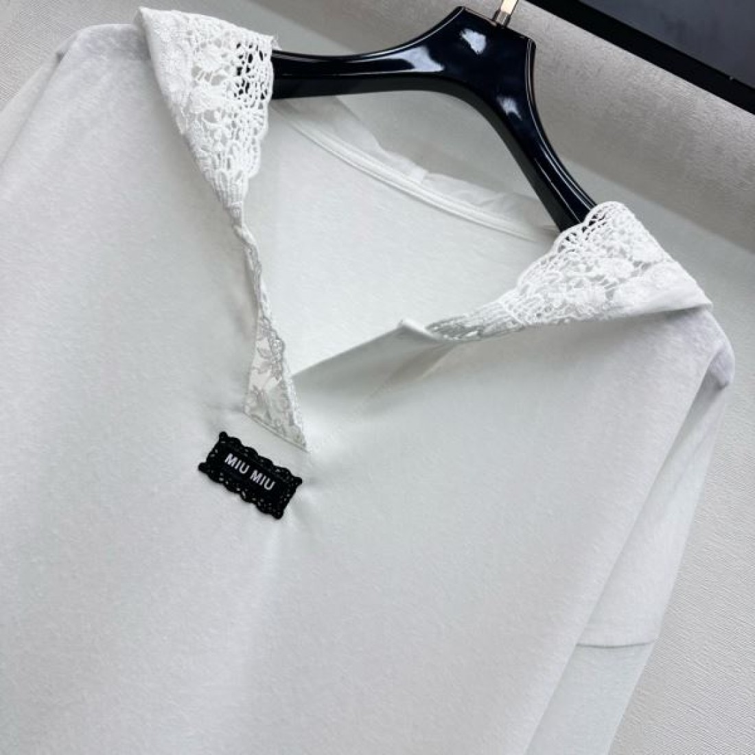 カジュアル 可愛い MIU MIU ミュウミュウ スーパーコピー スウェット 人気