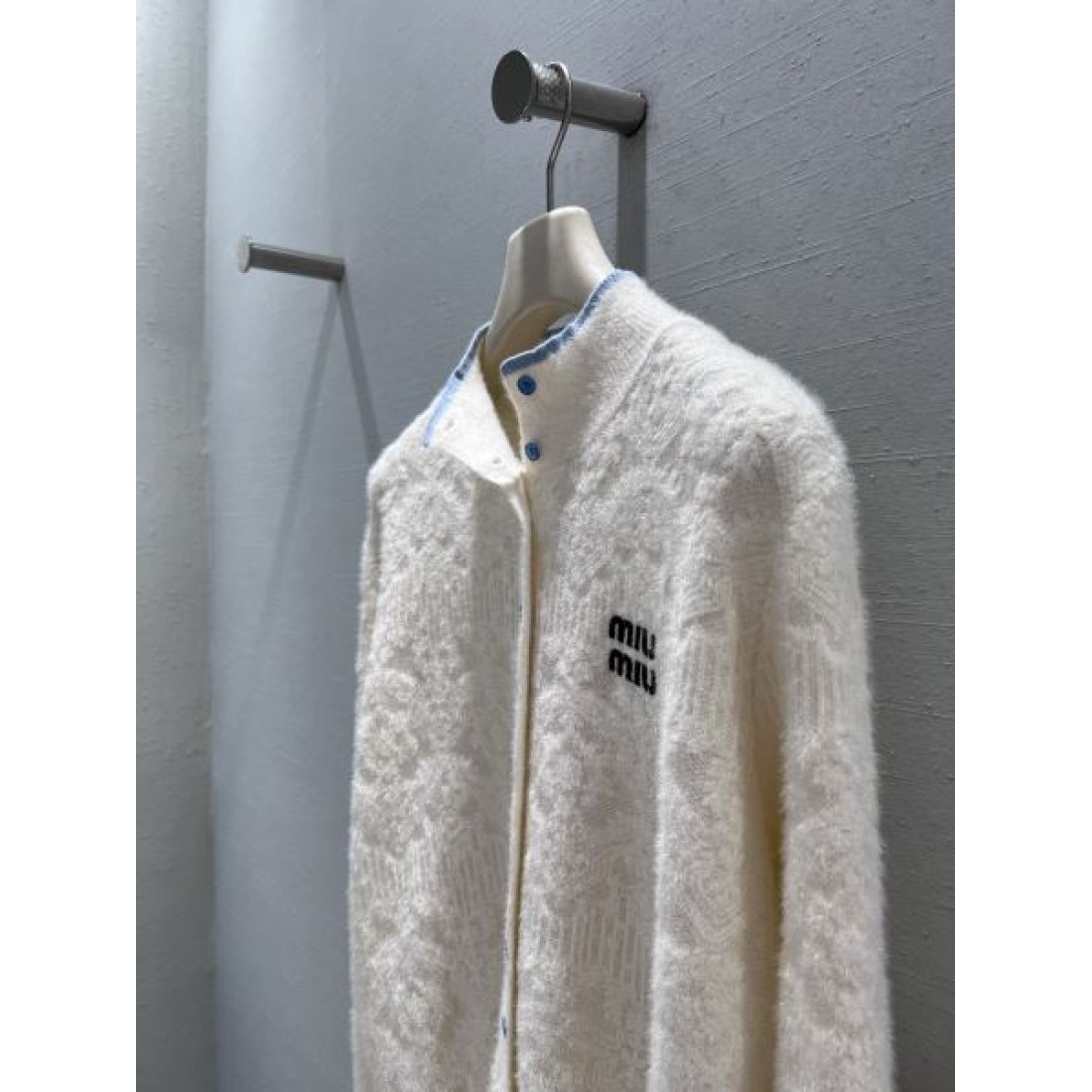 ガーリー 繊細 MIU MIU ミュウミュウ スーパーコピー ニットカーディガン 軽量