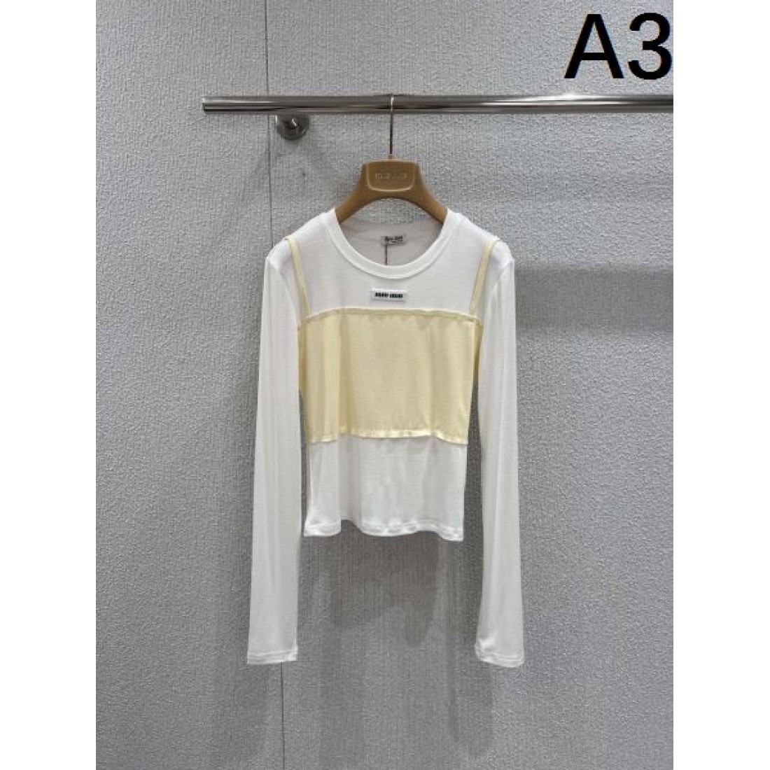 シンプル 清楚 MIU MIU ミュウミュウ スーパーコピー 長袖Tシャツ 万能