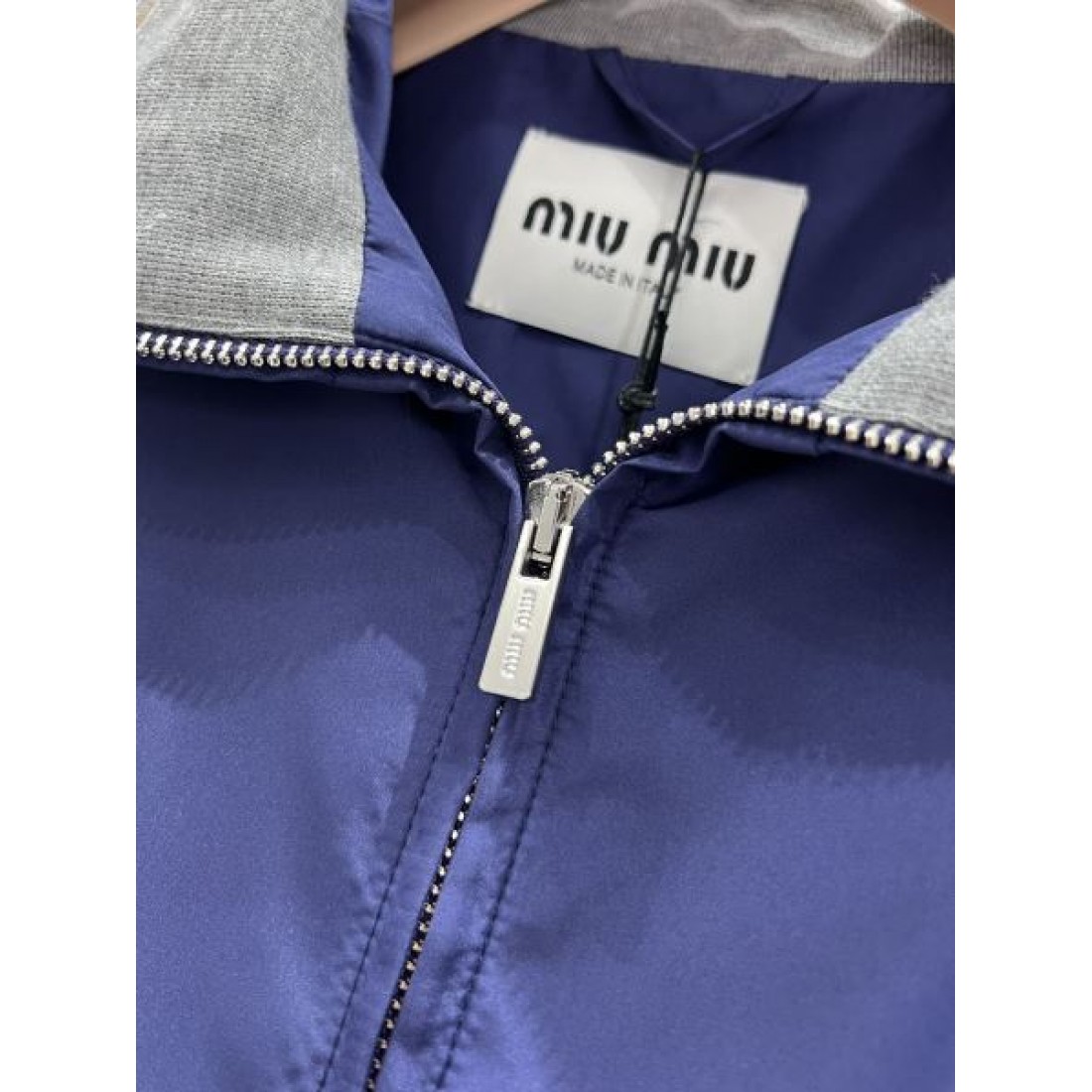 華やか 立体的 MIU MIU ミュウミュウ スーパーコピー ジャケット 高級感