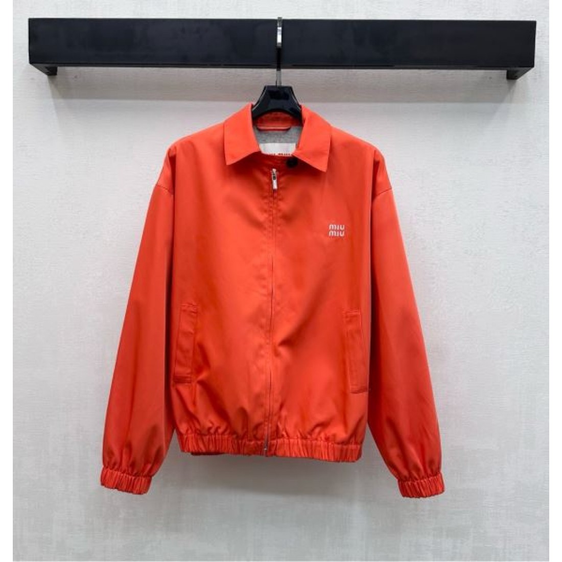 トレンド感 上質感 MIU MIU ミュウミュウ スーパーコピー ジャケット 注目