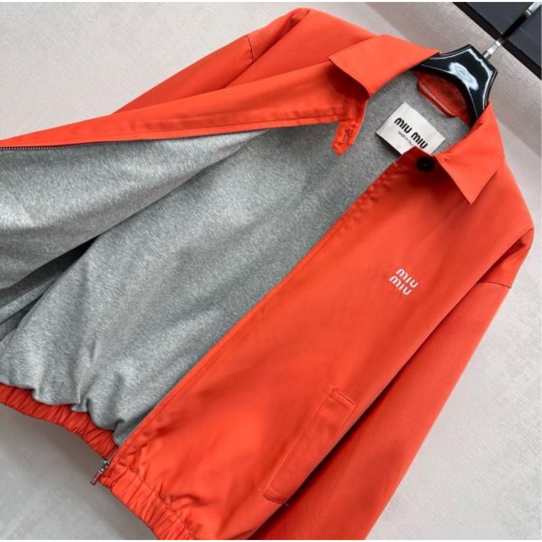 トレンド感 上質感 MIU MIU ミュウミュウ スーパーコピー ジャケット 注目