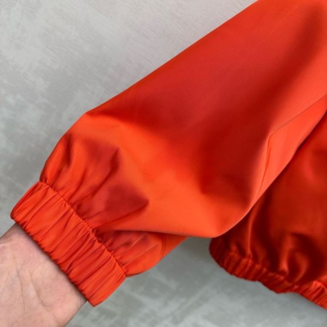 トレンド感 上質感 MIU MIU ミュウミュウ スーパーコピー ジャケット 注目