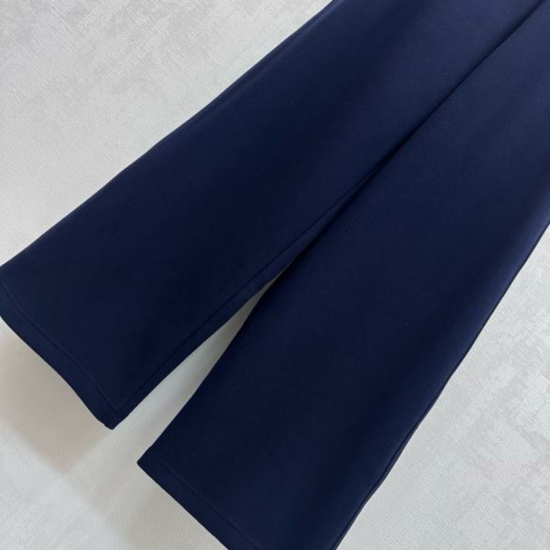 上品 大人向け CELINE セリーヌ スーパーコピー パンツ 定番