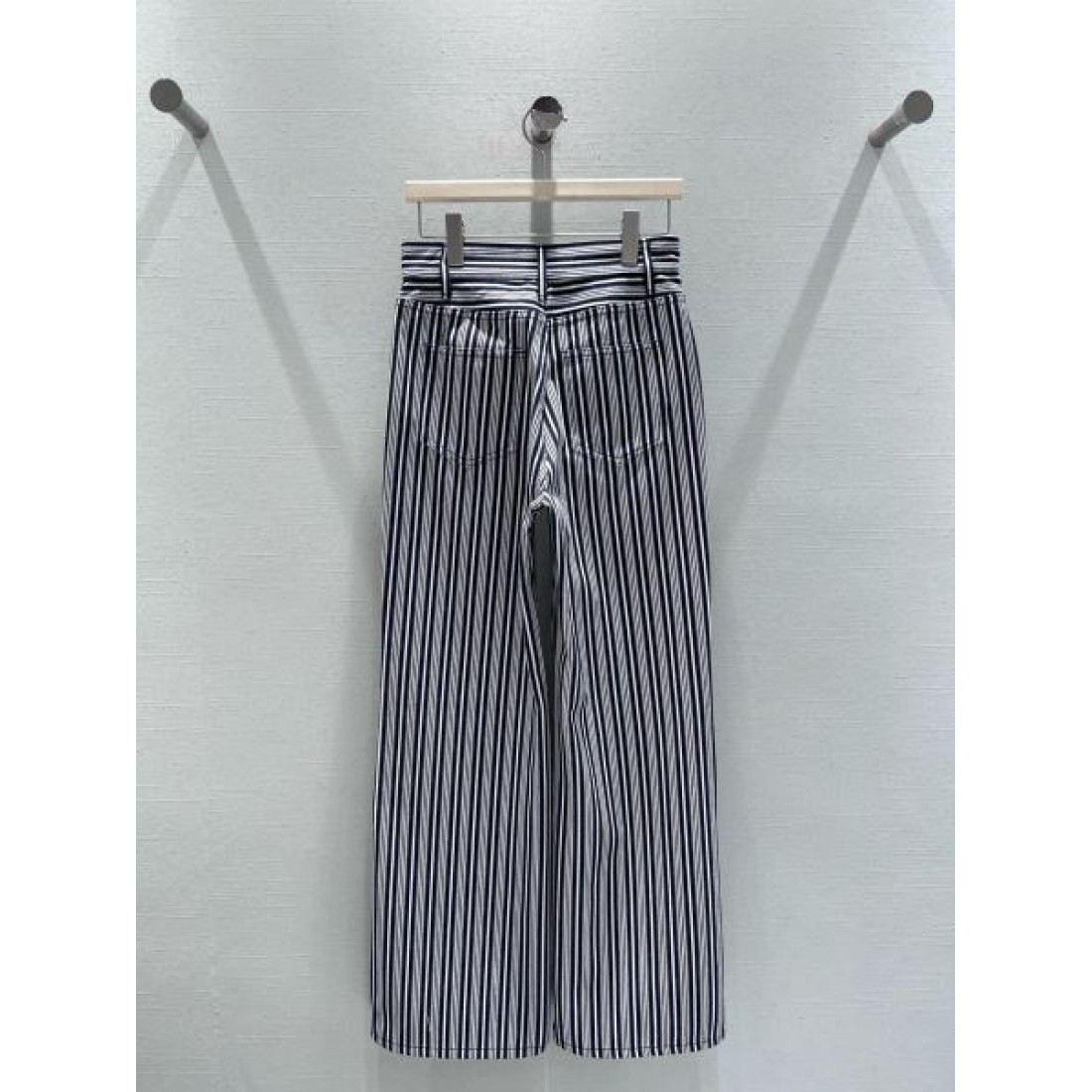 エレガント 上質感 CELINE セリーヌ スーパーコピー パンツ 洗練美