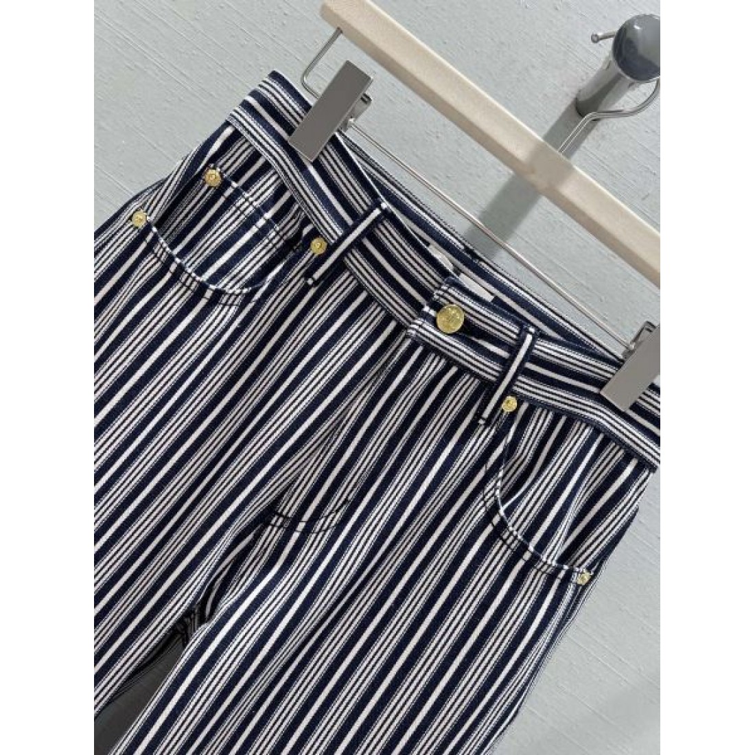 エレガント 上質感 CELINE セリーヌ スーパーコピー パンツ 洗練美