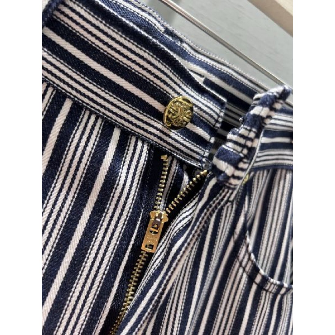 エレガント 上質感 CELINE セリーヌ スーパーコピー パンツ 洗練美