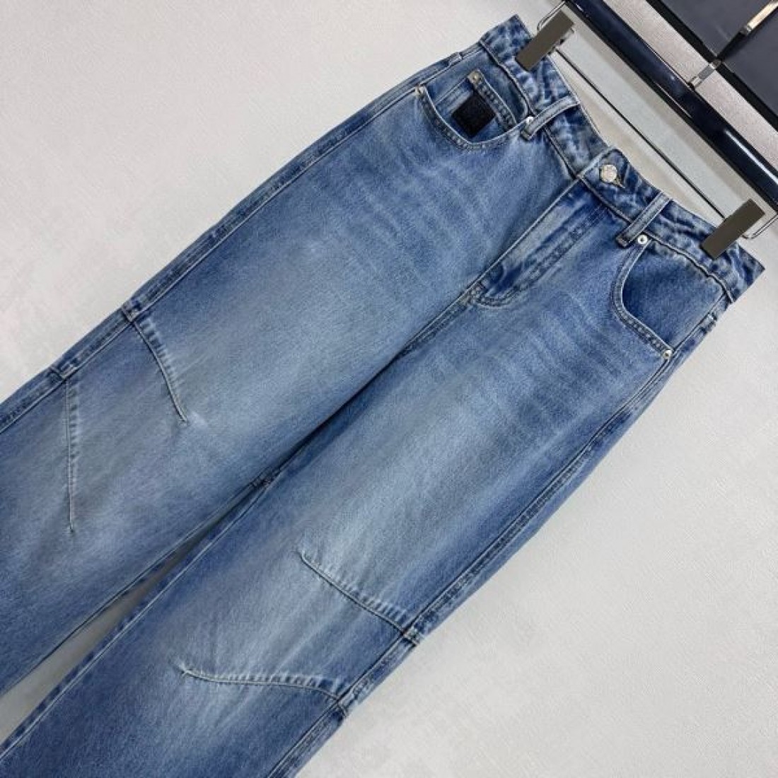 上品 美脚 LOEWE ロエベ スーパーコピー デニムパンツ 快適