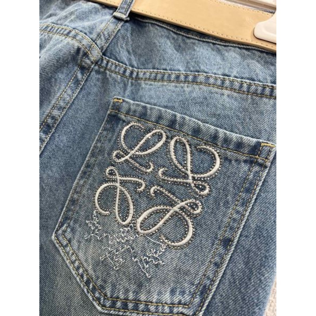  シンプル 端正 LOEWE ロエベ スーパーコピー デニムパンツ 耐久性