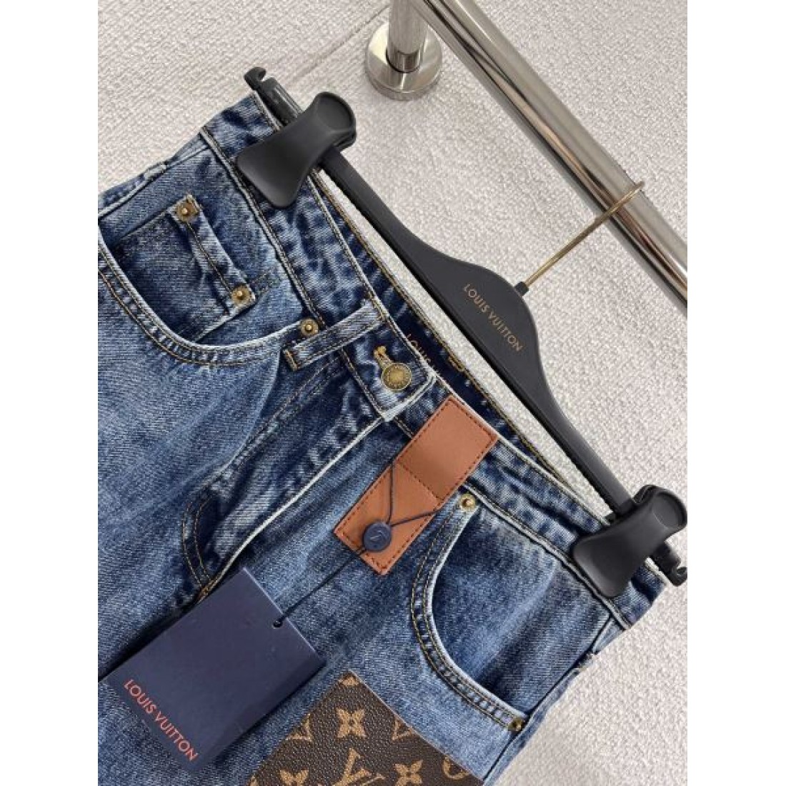 高級感 エレガント LOUIS VUITTON ルイヴィトン スーパーコピー デニムパンツ 注目
