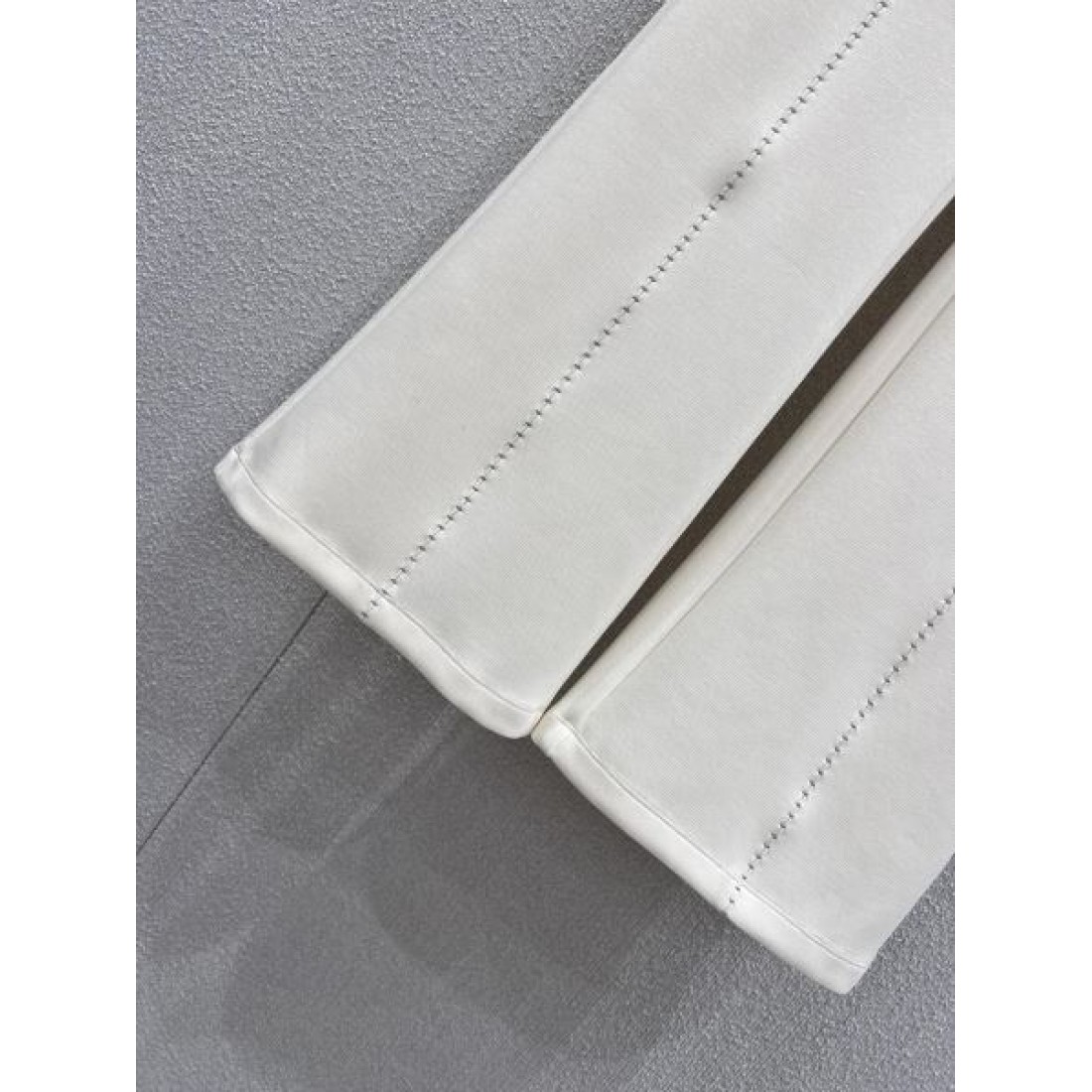 スタイリッシュ ベーシック MIU MIU ミュウミュウ スーパーコピー パンツ 快適 上級感