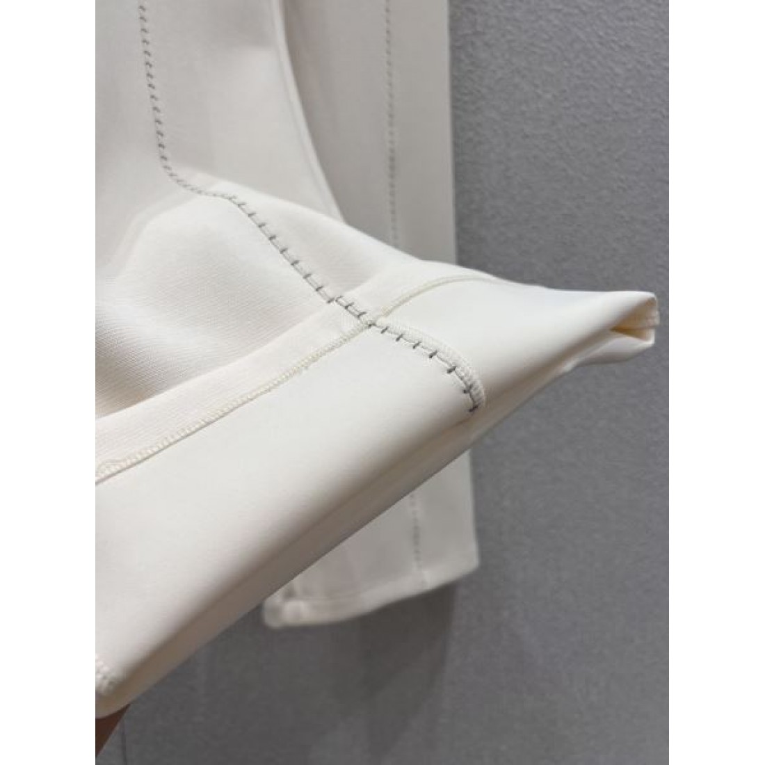 スタイリッシュ ベーシック MIU MIU ミュウミュウ スーパーコピー パンツ 快適 上級感