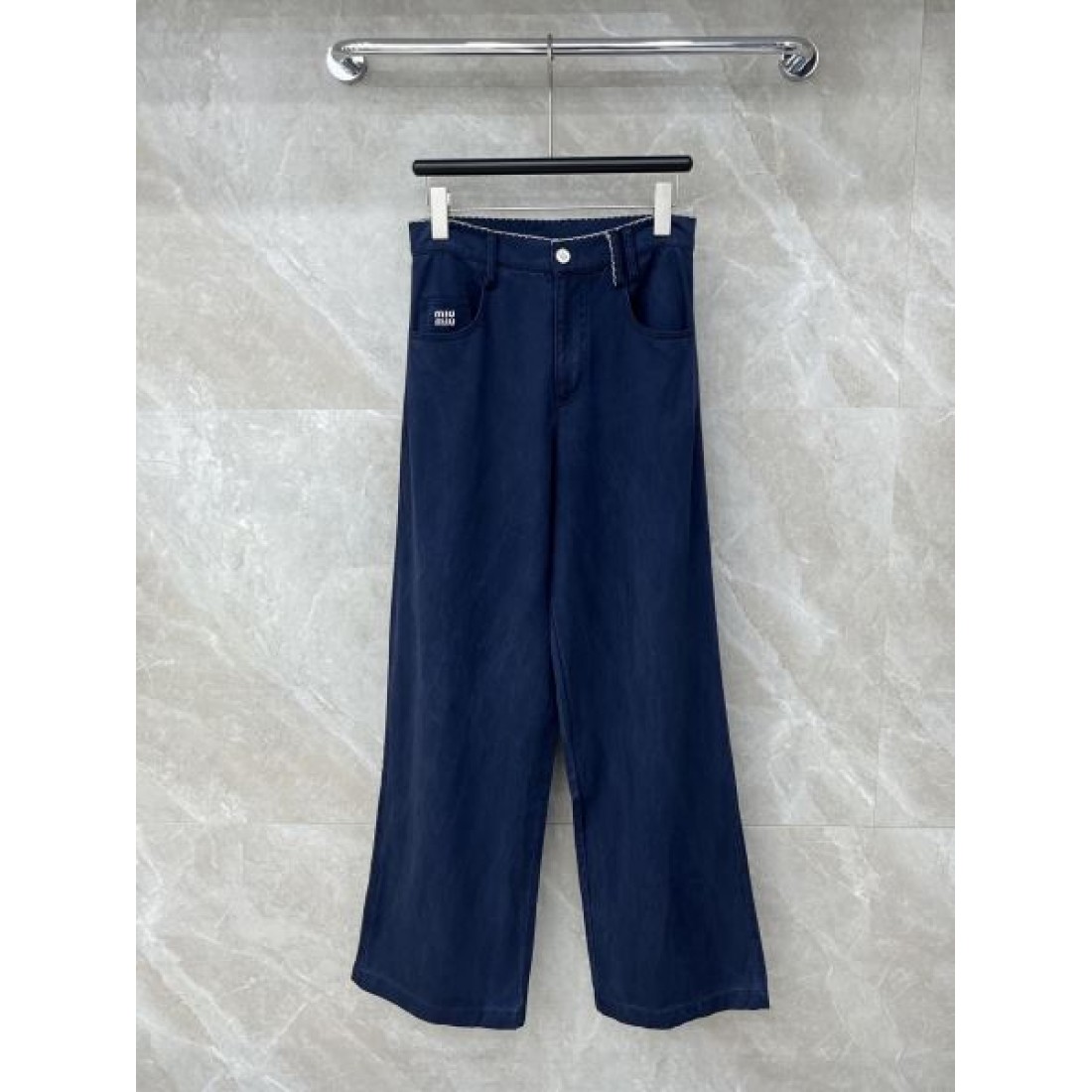 トレンド感 きれいめ MIU MIU ミュウミュウ スーパーコピー パンツ 美脚 上品見え