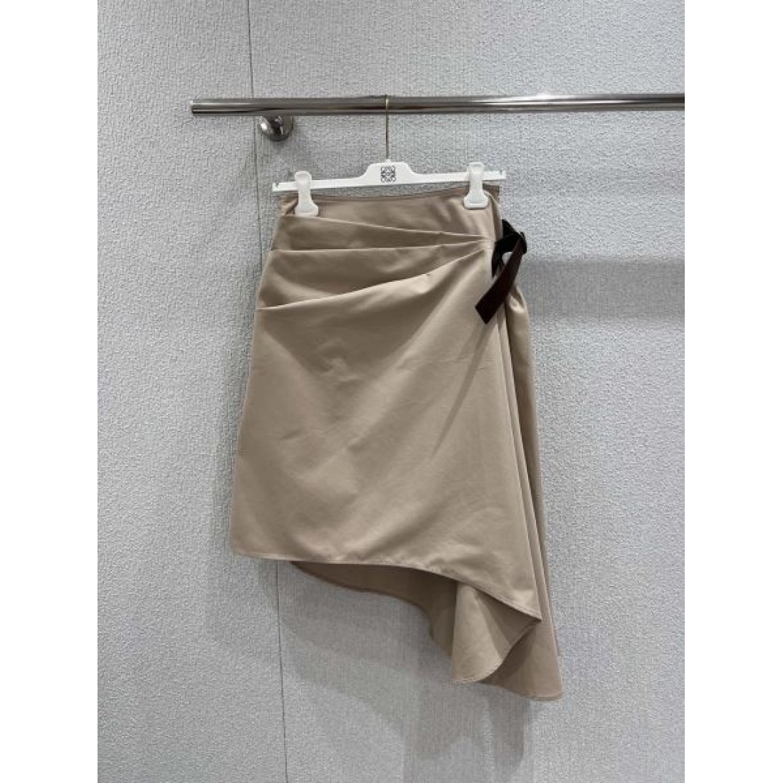 アーティスティック 上品 LOEWE ロエベ スーパーコピー スカート 立体的 デザイン性