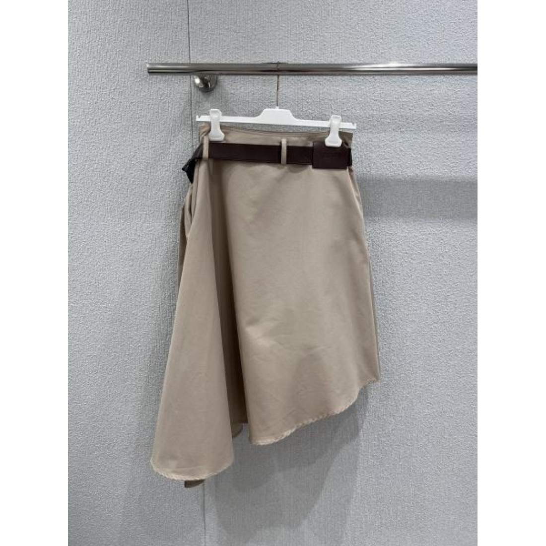  アーティスティック 上品 LOEWE ロエベ スーパーコピー スカート 立体的 デザイン性