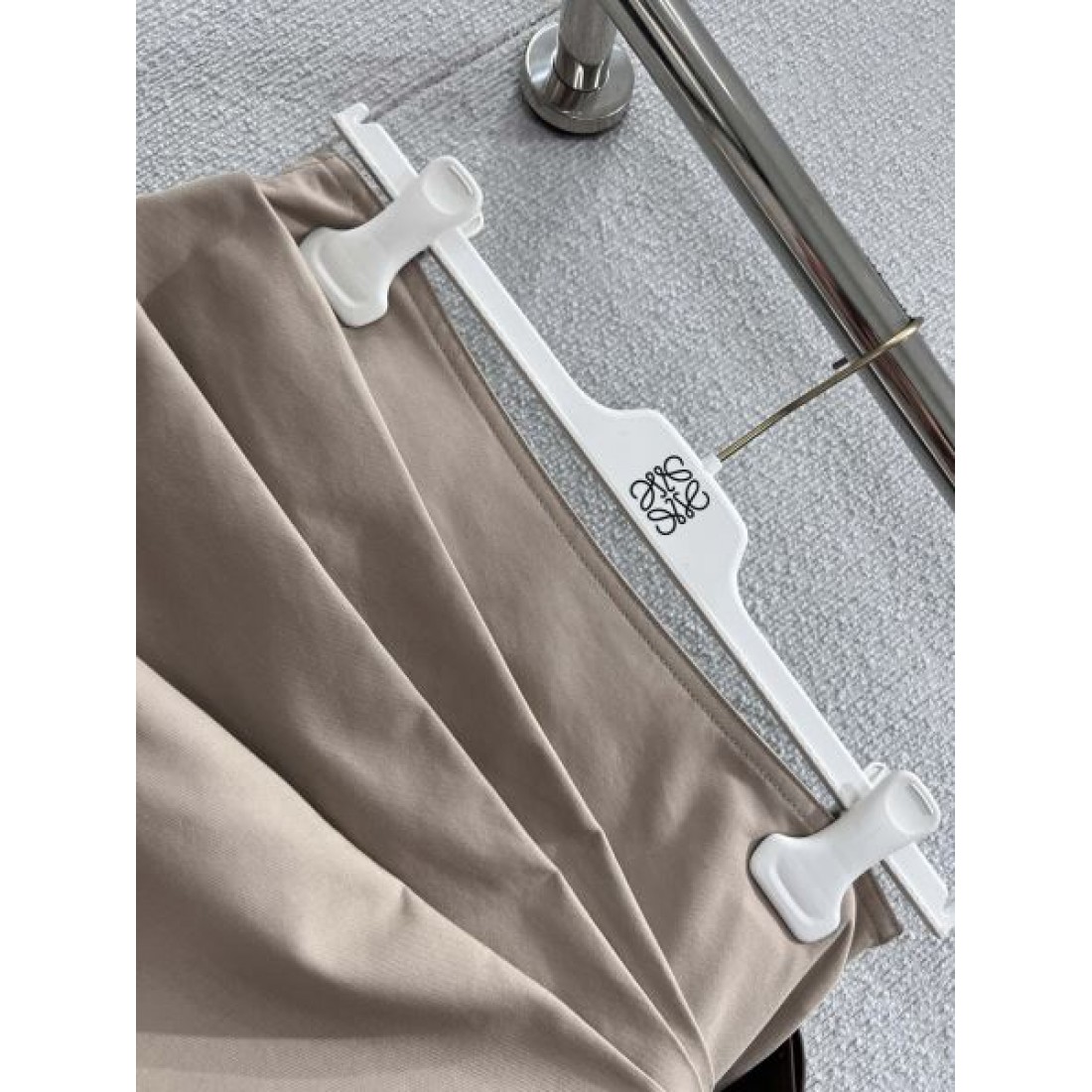  アーティスティック 上品 LOEWE ロエベ スーパーコピー スカート 立体的 デザイン性