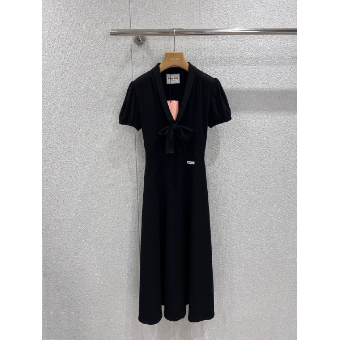 フェミニン 上品 MIU MIU ミュウミュウ スーパーコピー ワンピース エレガント 華やか