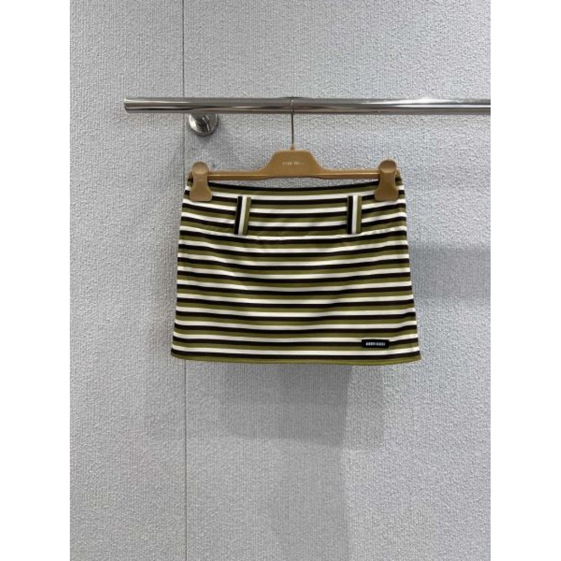 モダン 上質 MIU MIU ミュウミュウ スーパーコピー セットアップ 洗練 フェミニン