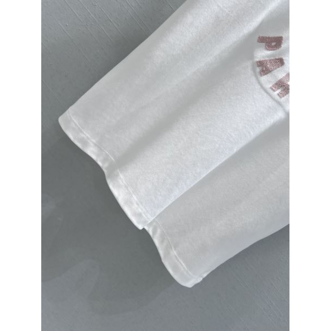 シンプル 上品 CELINE セリーヌ スーパーコピー 半袖Tシャツ 洗練 上質