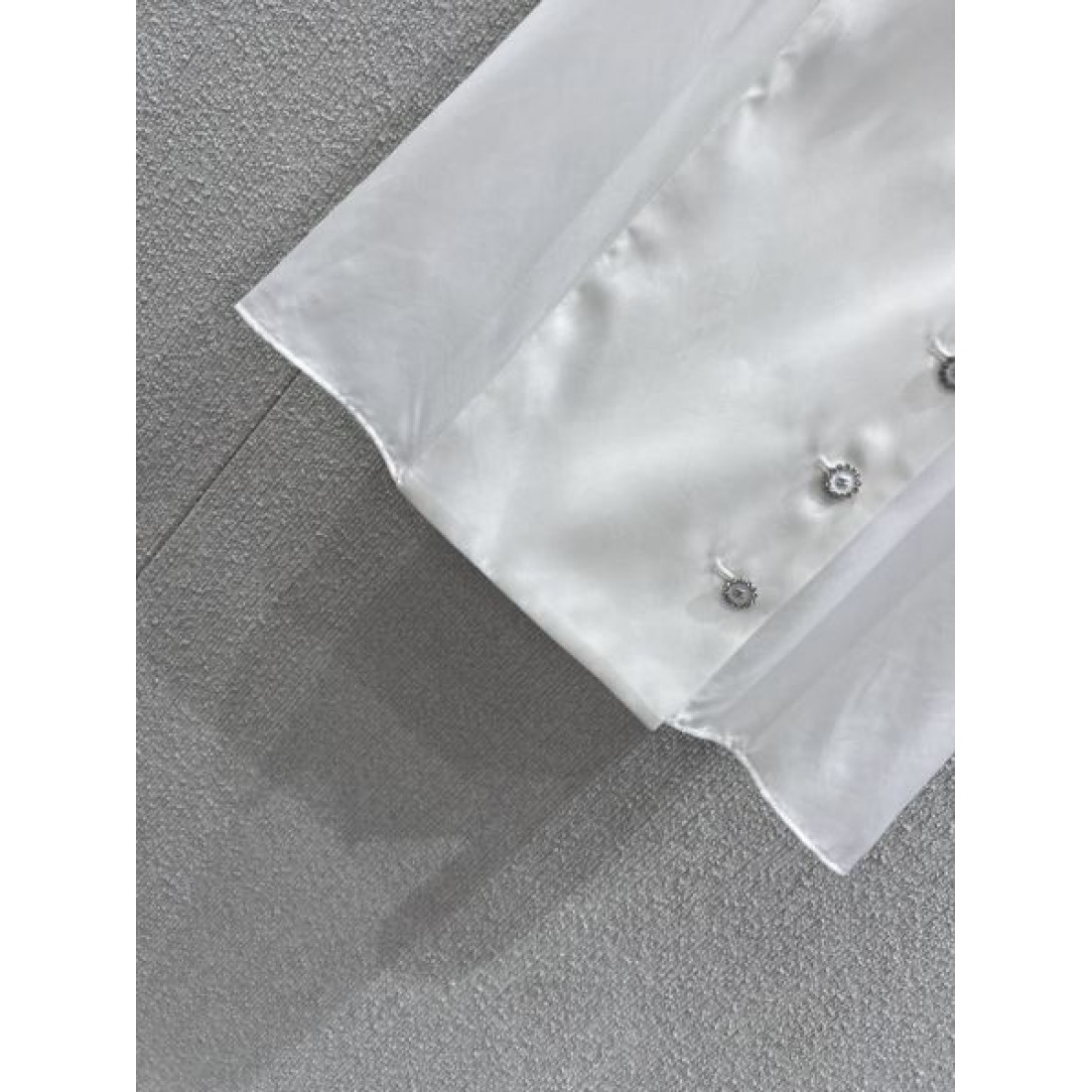 シンプル 洗練 CHANEL シャネル コピー ノースリーブトップス 上品 フェミニン