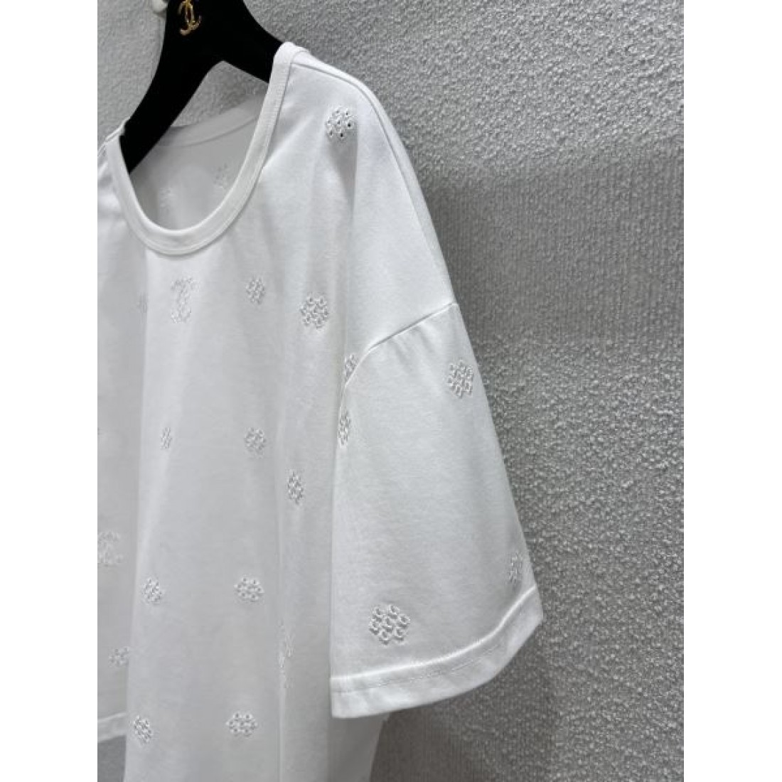 モダン 高級感 CHANEL シャネル コピー 半袖Tシャツ 洗練 上質