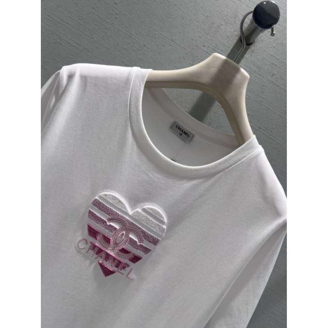 フェミニン 上質 CHANEL シャネル コピー 半袖Tシャツ 洗練 モダン