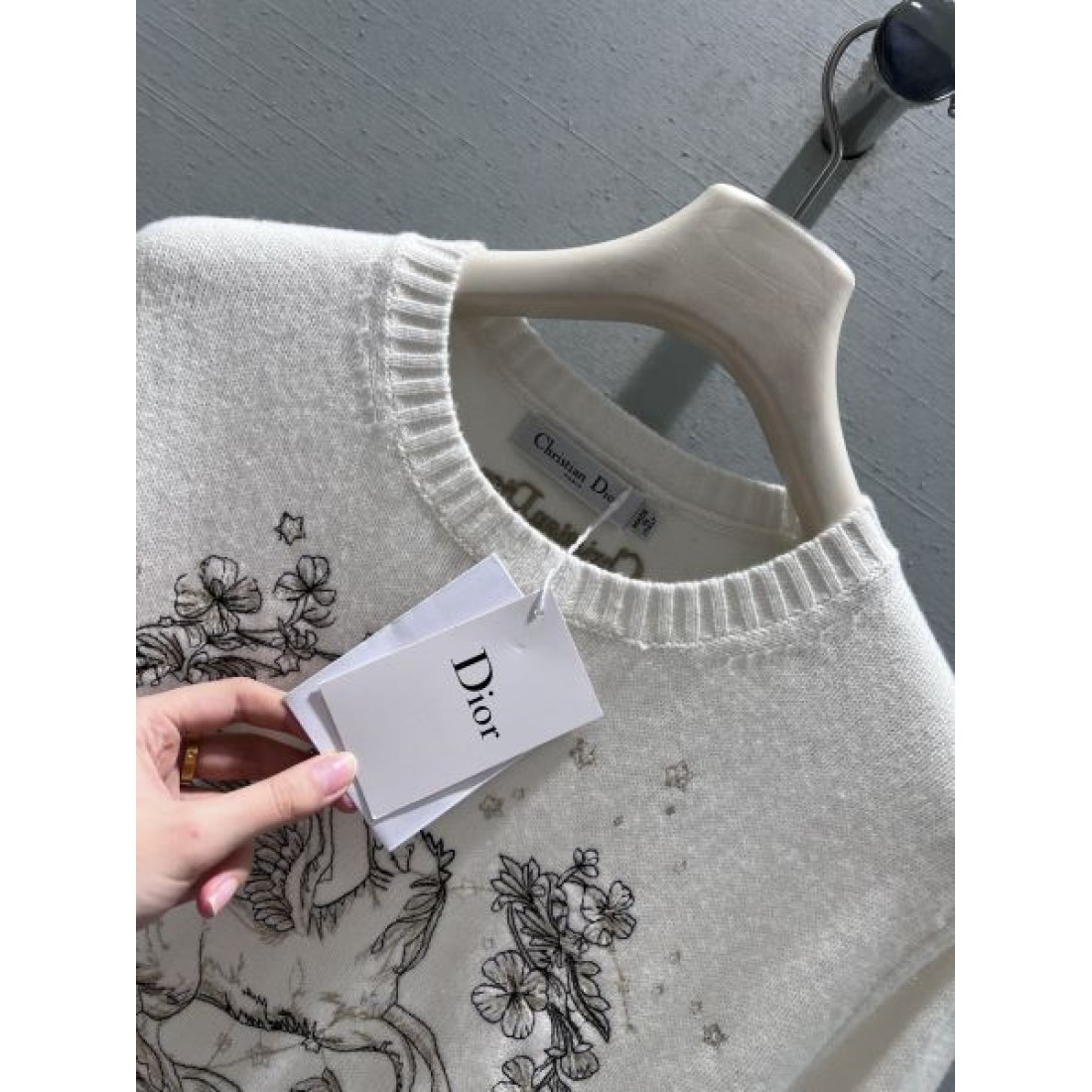 大人向け シャープ印象 DIOR ディオール コピー 半袖Tシャツ 品質安定 着回し力抜群