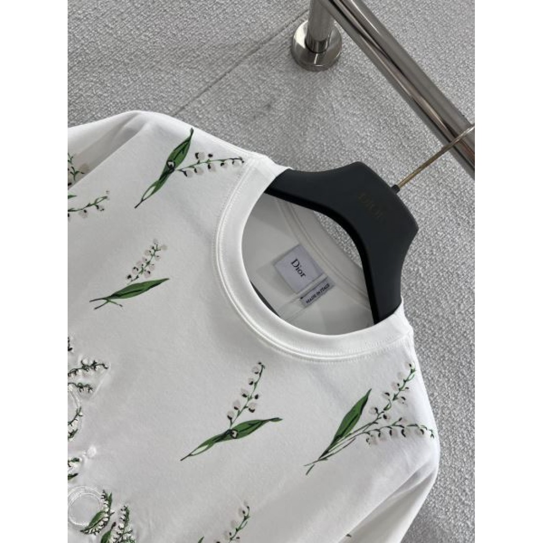 フェミニン 洗練デザイン DIOR ディオール コピー 半袖Tシャツ 女性らしい 安定人気