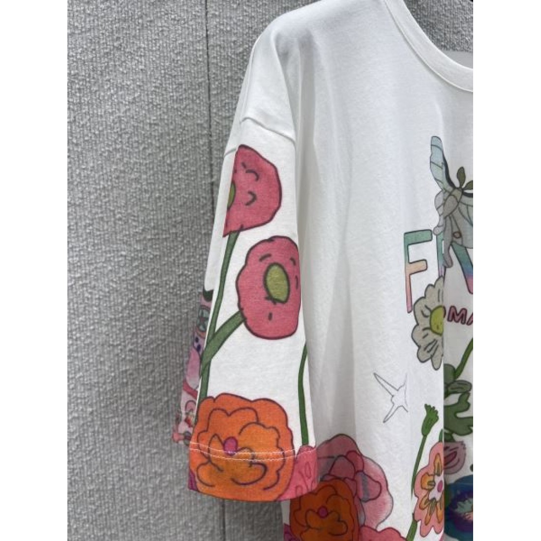  個性派 トレンド感 FENDI フェンディ コピー 半袖Tシャツ デザイン映え ブランド力抜群