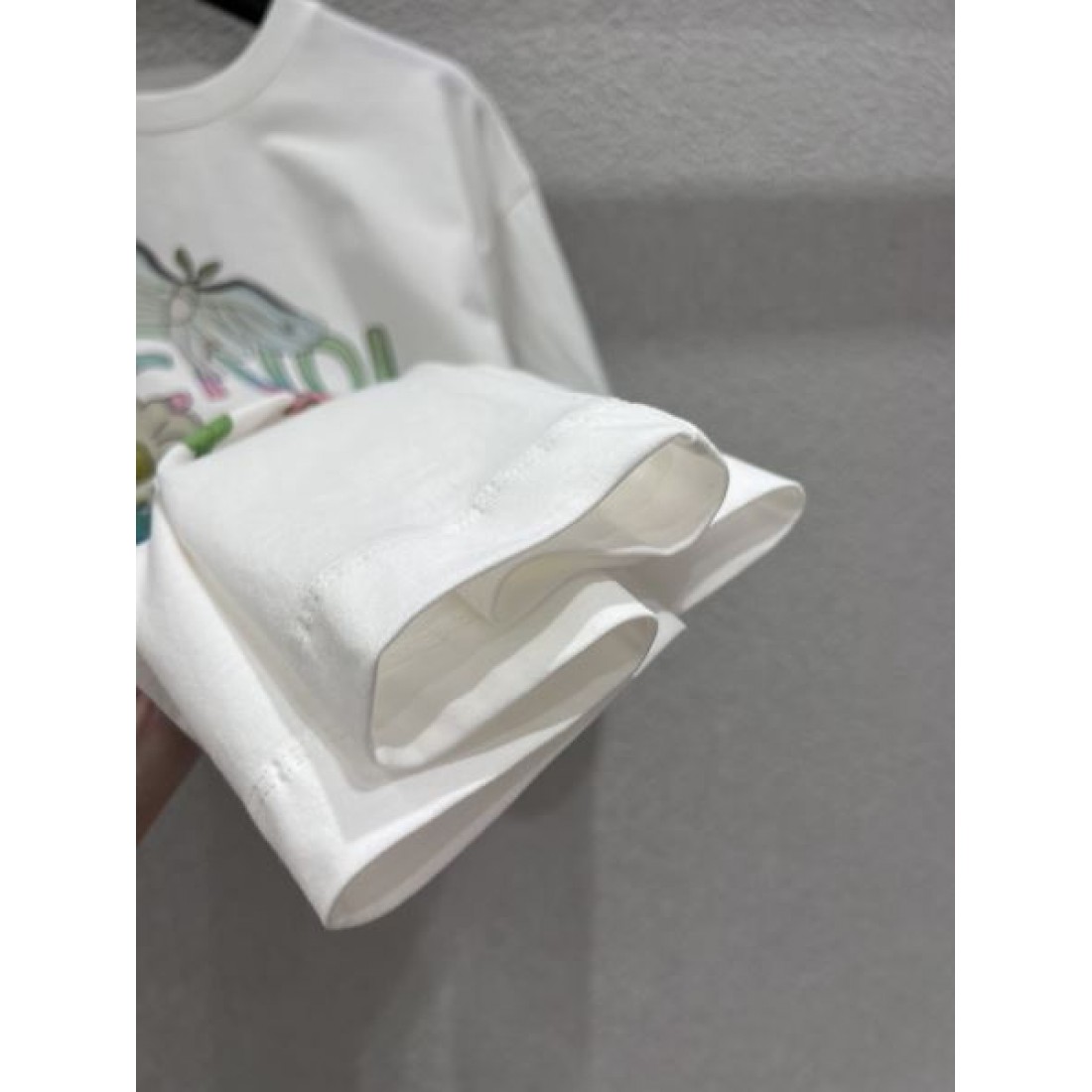  個性派 トレンド感 FENDI フェンディ コピー 半袖Tシャツ デザイン映え ブランド力抜群