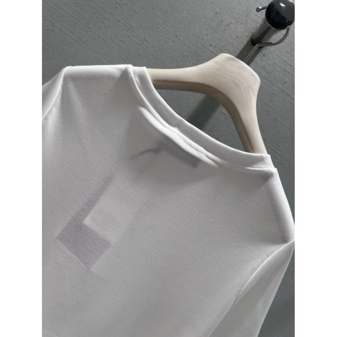 高級感 スタイリッシュ GUCCI グッチ コピー 半袖Tシャツ 存在感抜群 完成度高