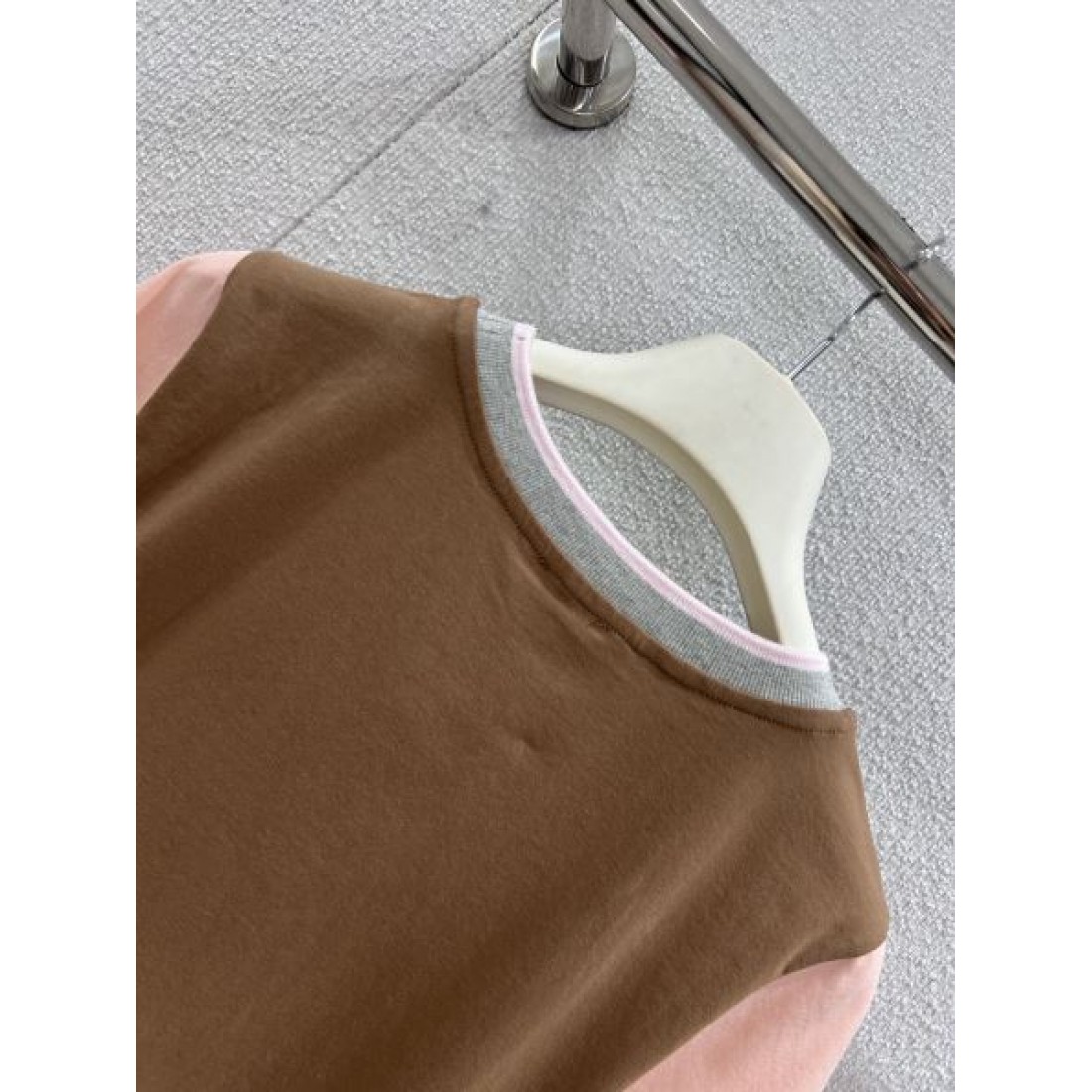 爽やか 上質 LOEWE ロエベ コピー 半袖Tシャツ 着心地抜群 人気アイテム