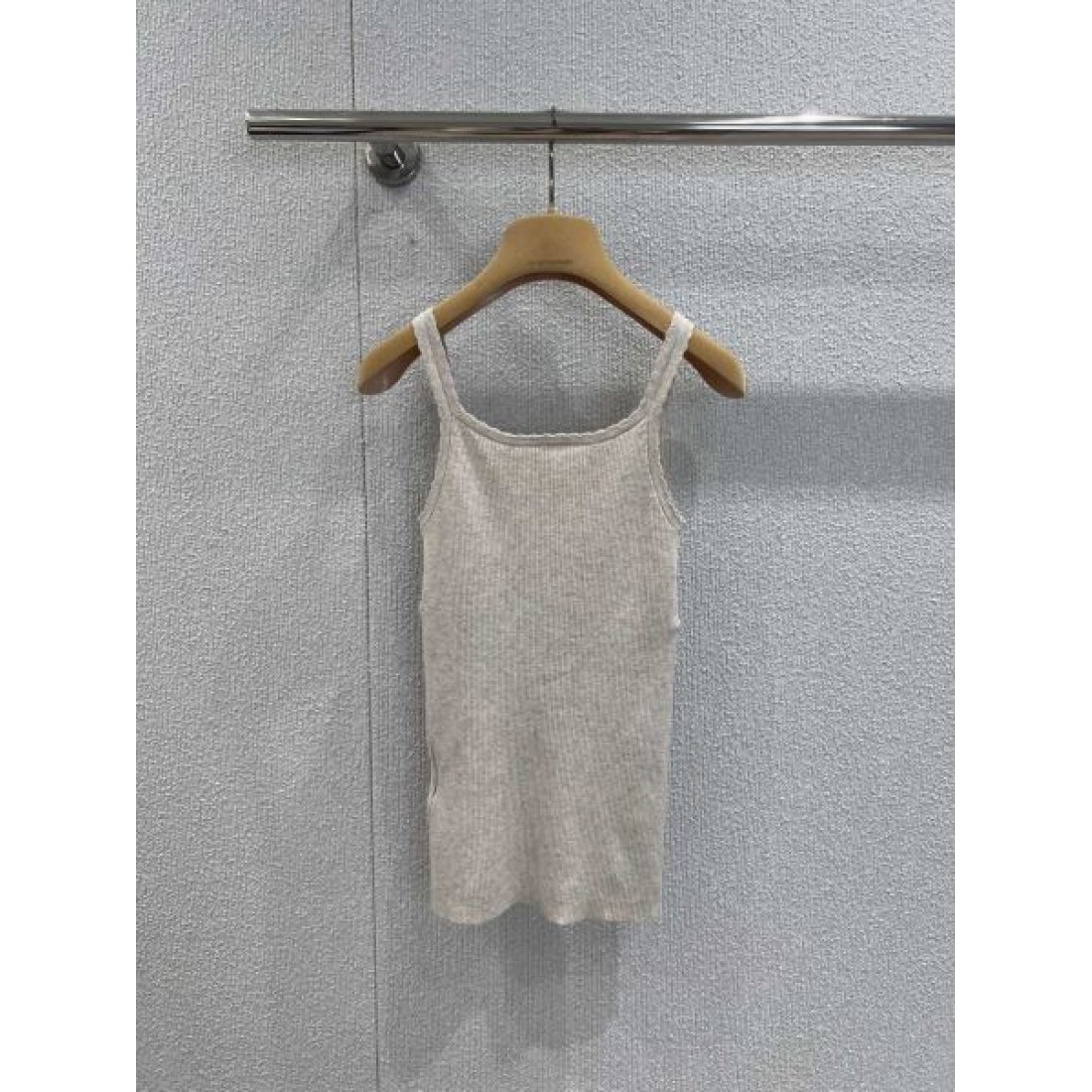  フェミニン 軽やか MIU MIU ミュウミュウ コピー キャミソール 柔らか印象 