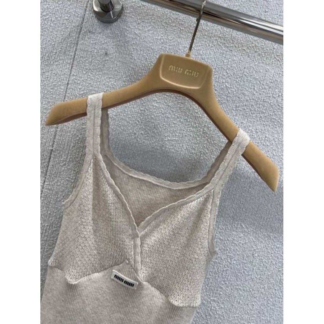  フェミニン 軽やか MIU MIU ミュウミュウ コピー キャミソール 柔らか印象 