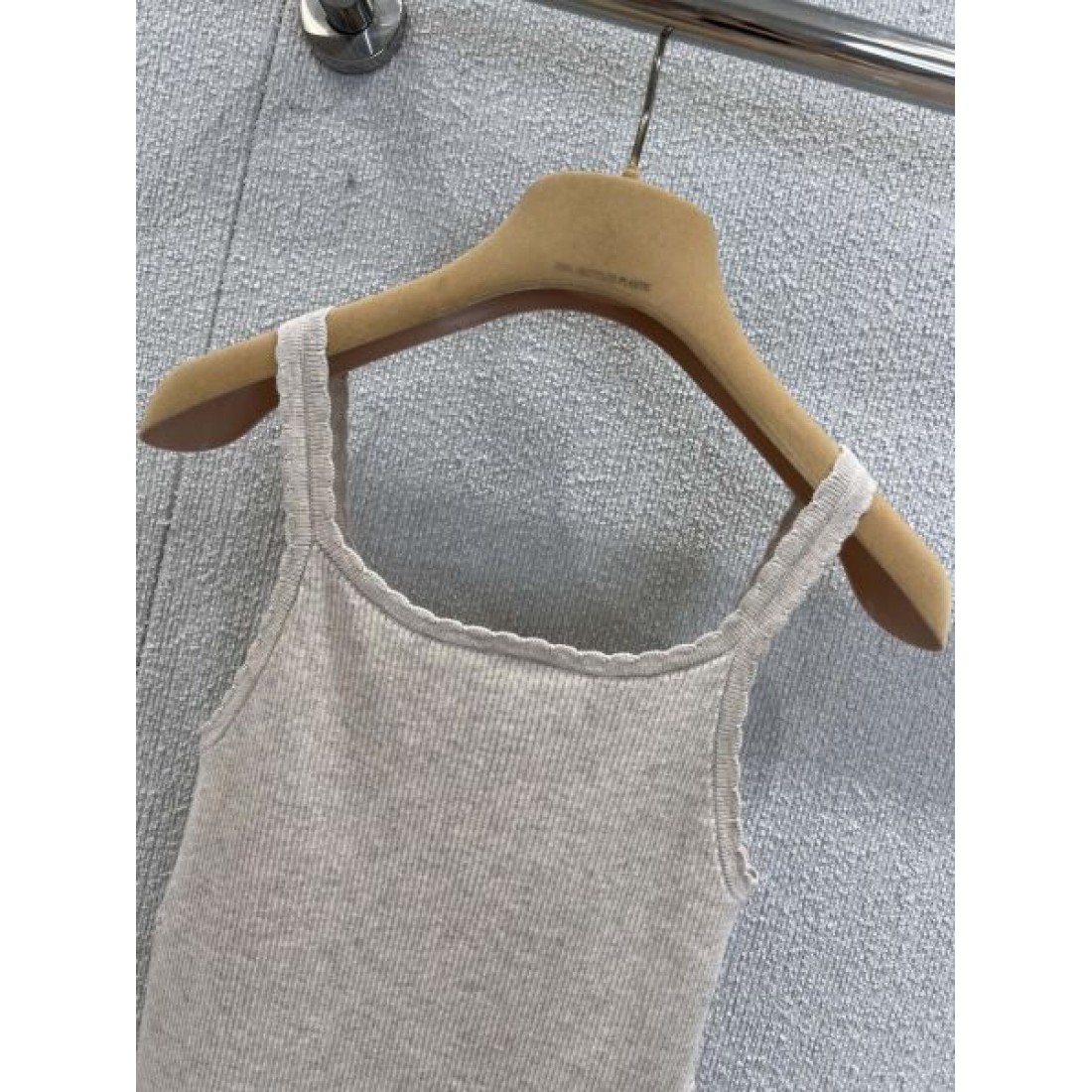  フェミニン 軽やか MIU MIU ミュウミュウ コピー キャミソール 柔らか印象 