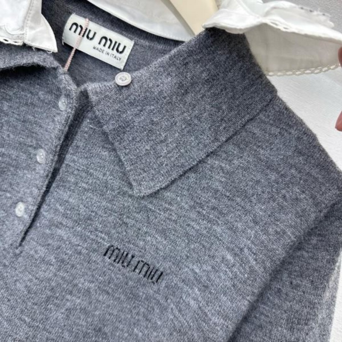 華やか コンパクト MIU MIU ミュウミュウ コピー 半袖ニット 美シルエット