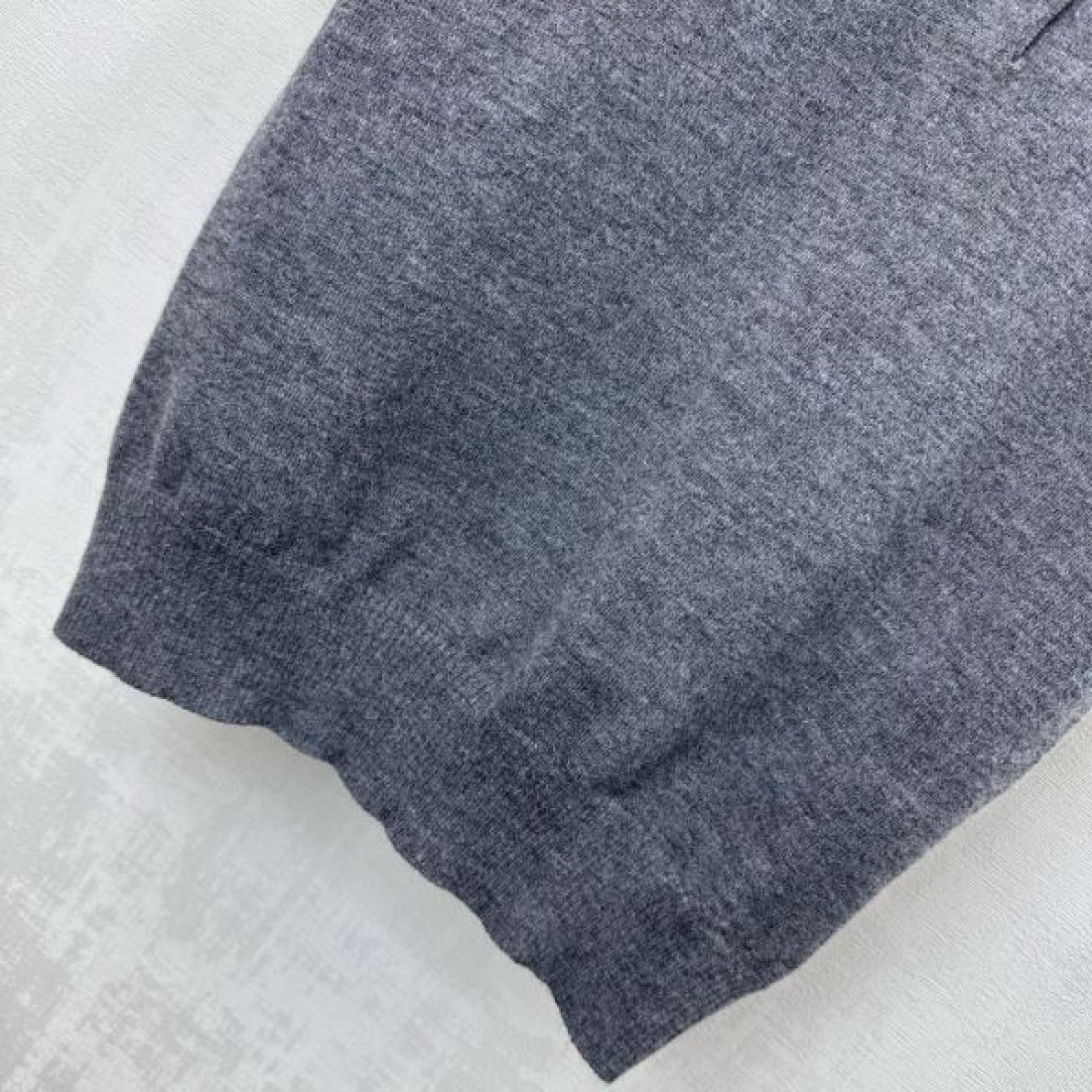 華やか コンパクト MIU MIU ミュウミュウ コピー 半袖ニット 美シルエット